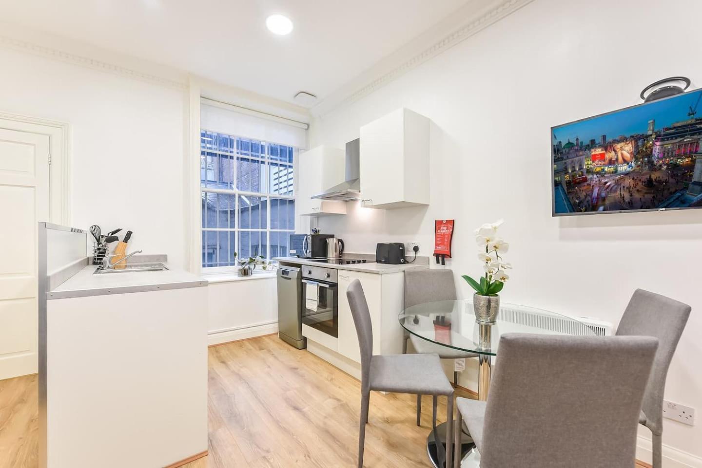 2 Bed Piccadilly Apartment 2 Londra Dış mekan fotoğraf
